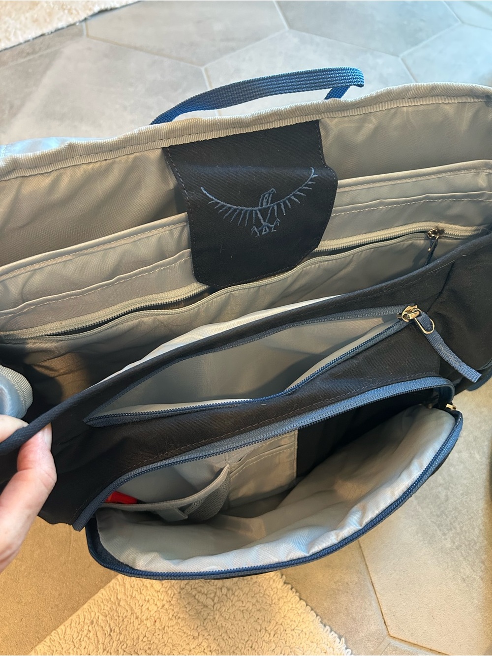 Osprey Flapjill Messenger Bag - Picture 5 of 9